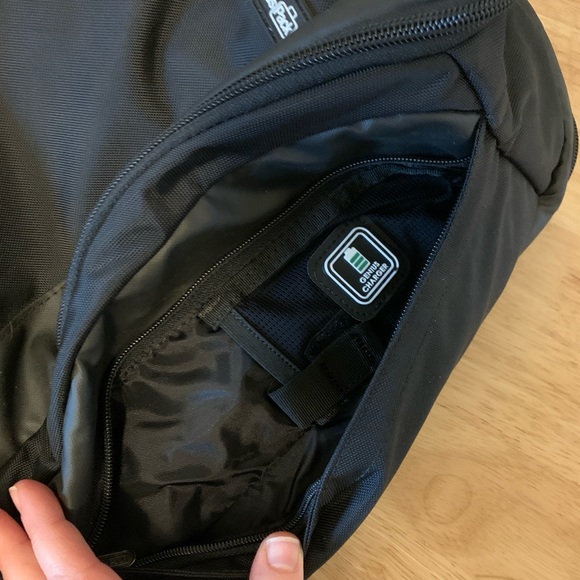 Genius Pack Travel Backpack CARRY ON With Integrated Garment Suiter - Picture 5 of 11